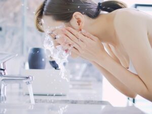 Các bước rửa mặt đúng cách