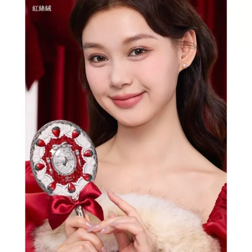 Gương Cầm Tay Strawberry Cupid Flower Knows - Hình ảnh 7