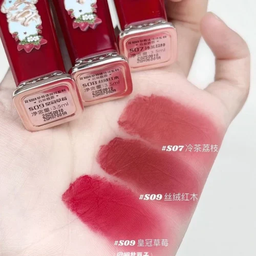 Son kem lì Strawberry Rococo Flower Knows - Hình ảnh 5